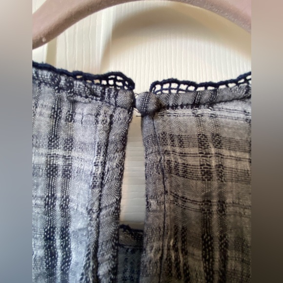 Lucky Brand top size M - Picture 3 of 9